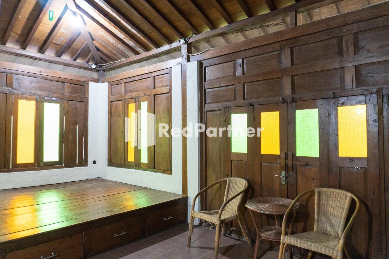 Javenir Hotel Tawangmangu Mitra Reddoorz Karanganyar  Exterior photo